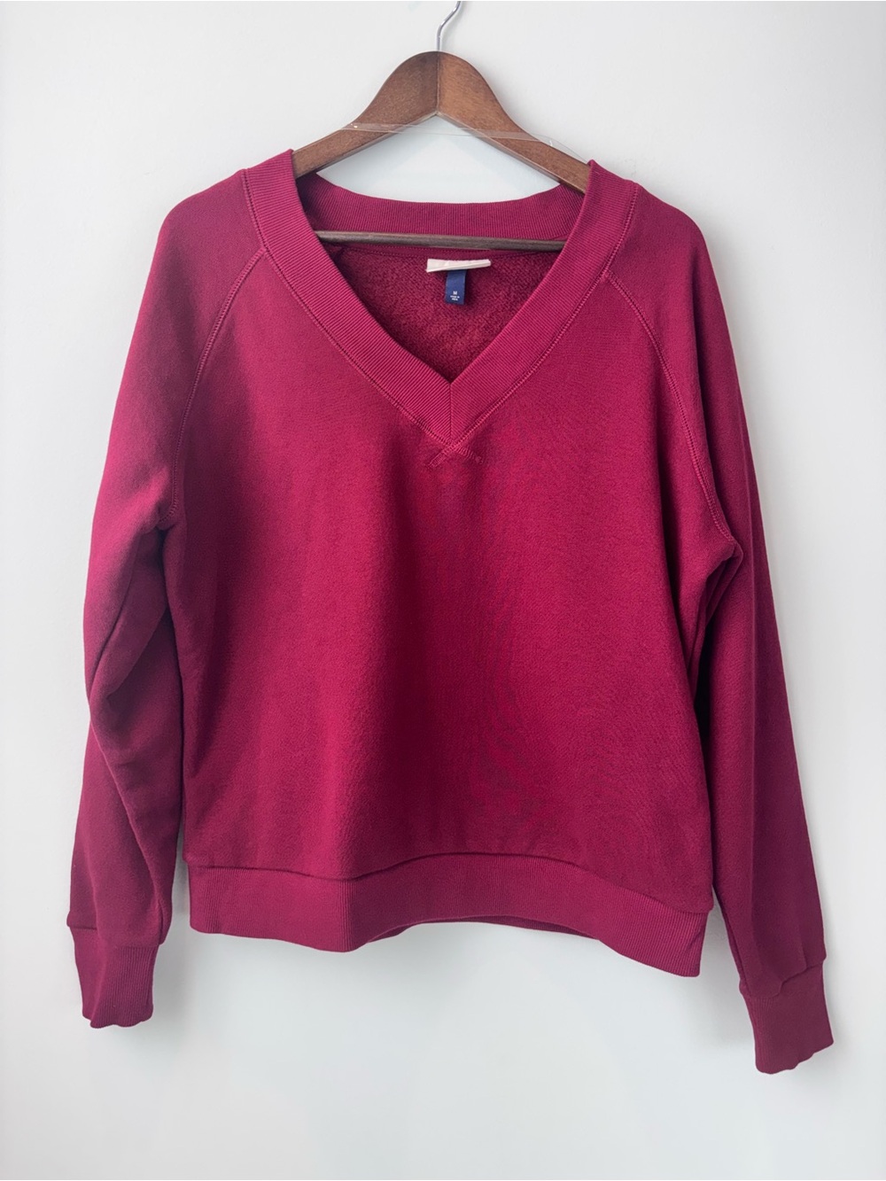 Universal Thread Burgundy V Neck Sweatshirt Women’s Medium Pullover Long Sleeve
